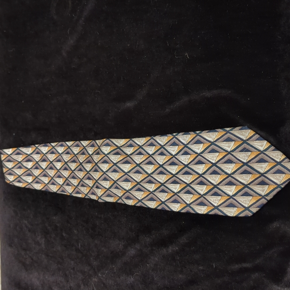 Louis Roth tie